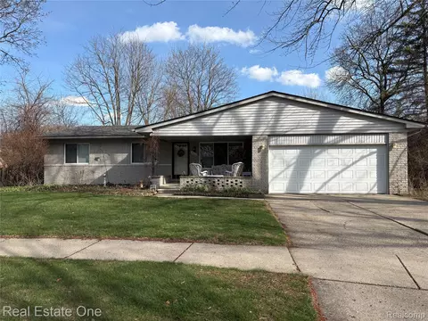 4836 Alton Ct, Troy, MI 48085
