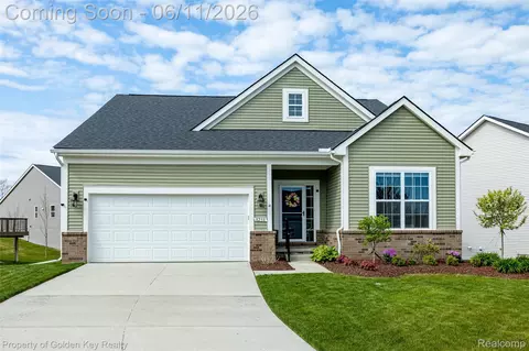 8238 Carston Ln, Green Oak, MI 48116