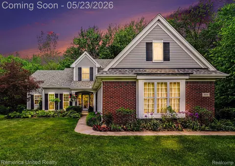 854 Weeping Willow Dr, Genoa, MI 48843