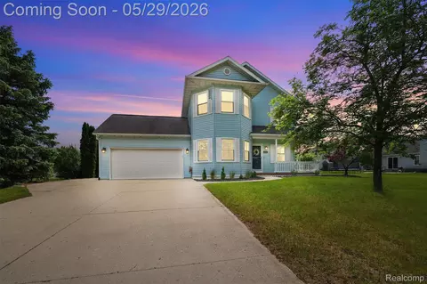 2360 Hickory Circle Dr, Oceola, MI 48855