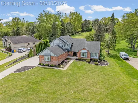 69075 Brookhill Dr, Bruce Township, MI 48065