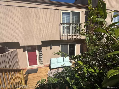 804 S Oak Brook Ridge Dr #149, Rochester Hills, MI 48307