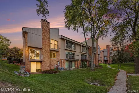 804 S Oak Brook Ridge Dr #149, Rochester Hills, MI 48307