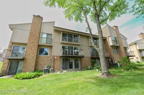 804 S Oak Brook Ridge Dr #149, Rochester Hills, MI 48307