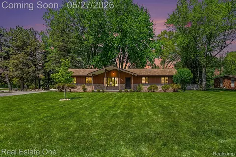 5494 Boyne Highland Trl, Independence, MI 48348