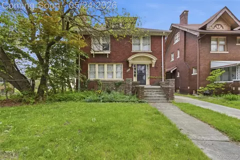 8221 Dexter Ave, Detroit, MI 48206