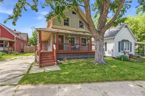 174 S Belle River Ave, Marine City, MI 48039