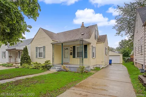 5635 Westpoint St, Dearborn Heights, MI 48125