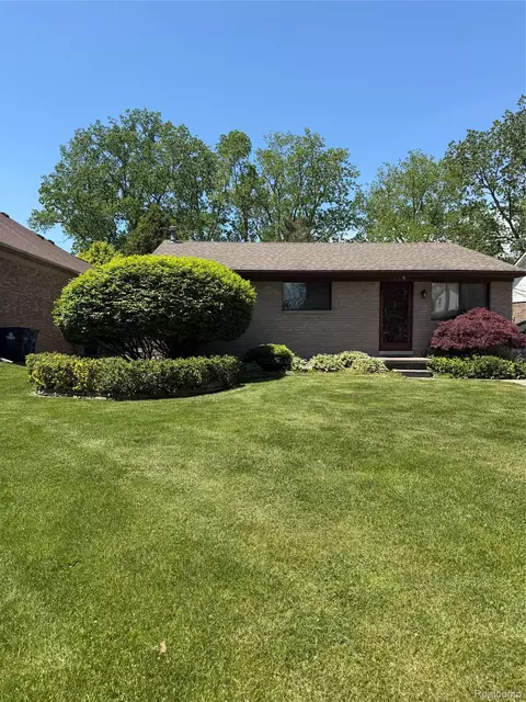 1492 Edwin St, Westland, MI 48186