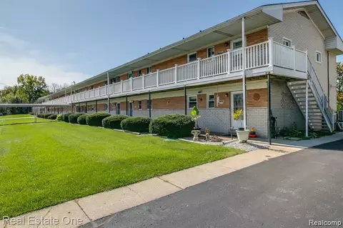 26955 Milford Road Rd #24, Lyon, MI 48178