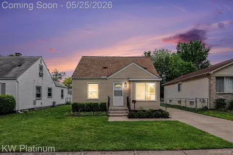 19070 Melvin St, Roseville, MI 48066