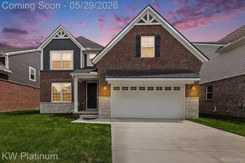 4918 Knollwood Dr, Troy, MI 48085