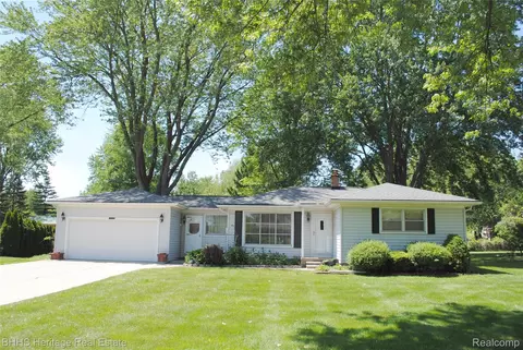 15507 Park Ln, Plymouth, MI 48170