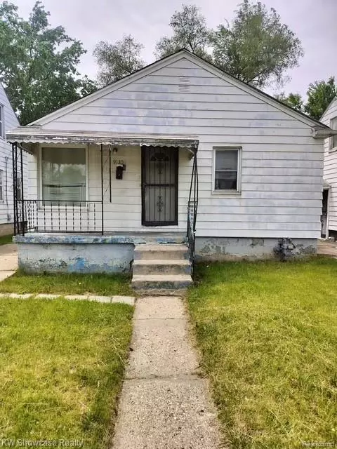 9135 Winthrop St, Detroit, MI 48228