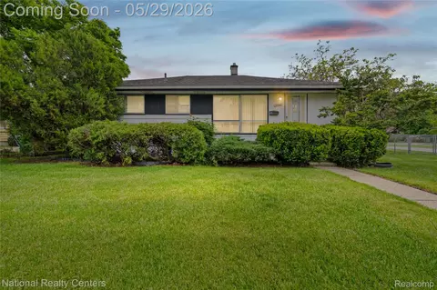 33565 John Hauk St, Garden City, MI 48135
