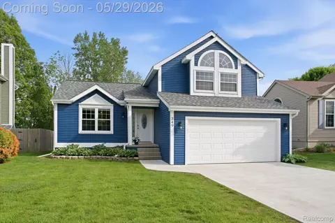 349 Princeton Dr, South Lyon, MI 48178