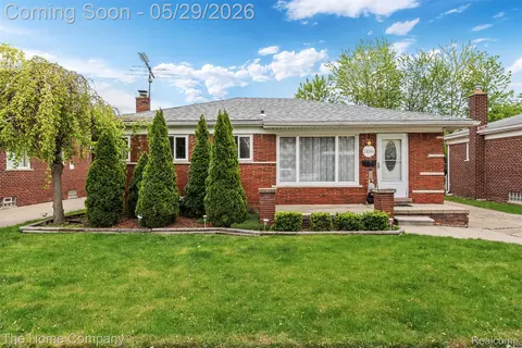 24564 Marine Ave, Eastpointe, MI 48021