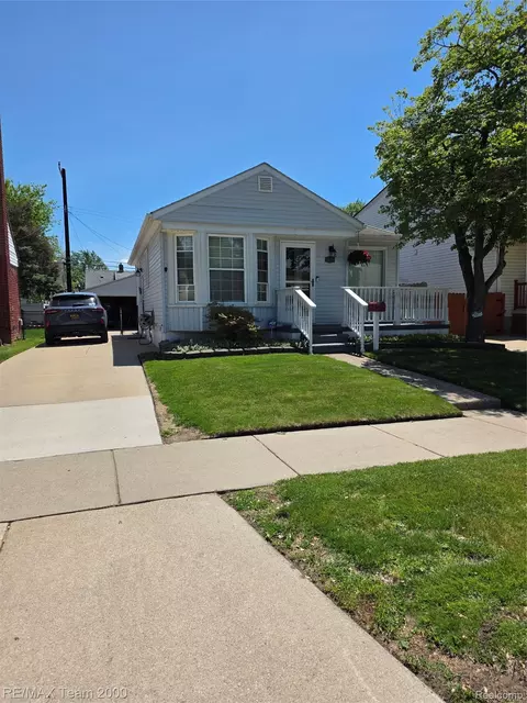 18606 Hanna St, Melvindale, MI 48122