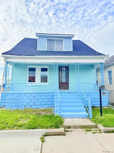 5041 Edwin St, Hamtramck, MI 48212
