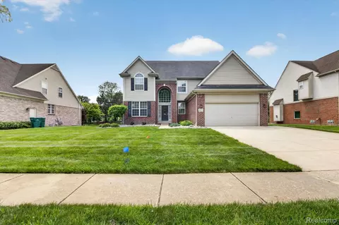 49271 Laguna Dr, Van Buren, MI 48111