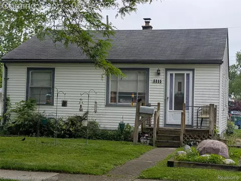 6055 Harrison St, Garden City, MI 48135