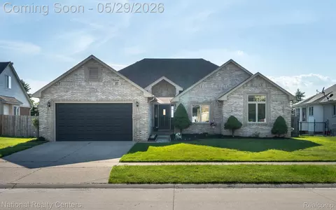50847 Commons Dr, Macomb, MI 48042