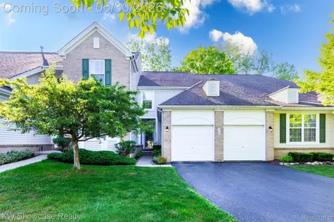 5726 Pinecroft Ct #44, Independence, MI 48346