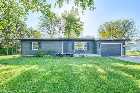 6288 Porter Rd, Grand Blanc, MI 48439