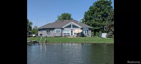 5871 Sandy Dr, Standish, MI 48650