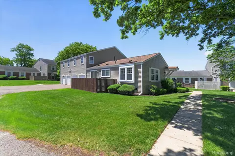 23613 N Rockledge, Novi, MI 48375