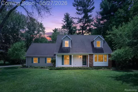 2240 Peppermill Rd, Lapeer, MI 48446