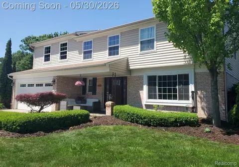 1847 Lyster Ln, Troy, MI 48085