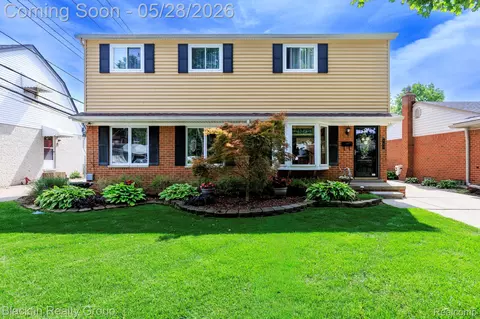 430 N Batchewana St, Clawson, MI 48017