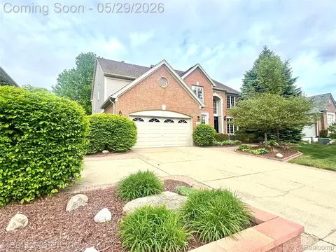 1215 Letica Dr, Rochester, MI 48307
