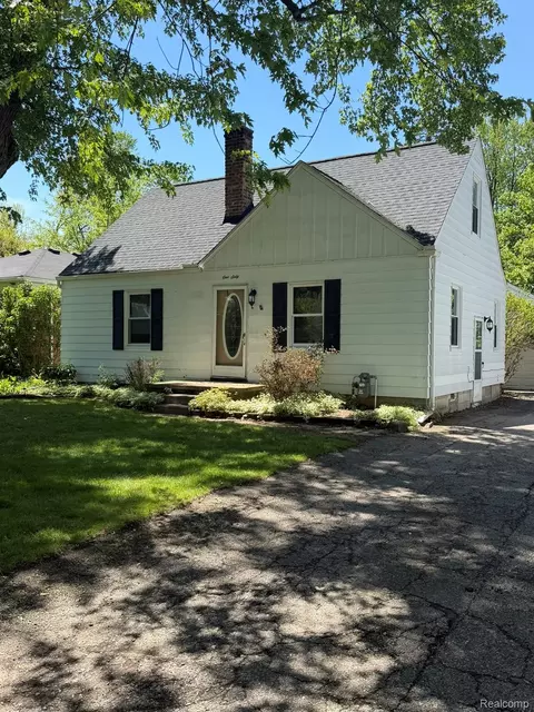 160 Ascot Ave, Waterford, MI 48328