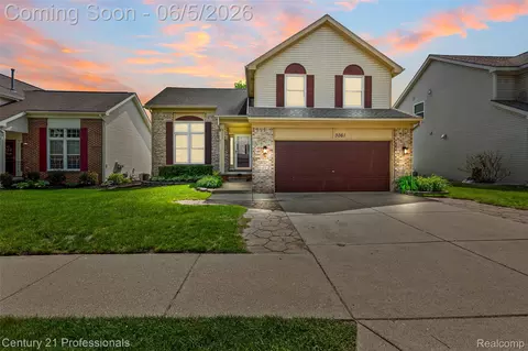3061 Talon Cir, Orion, MI 48360