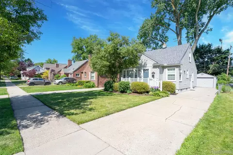 2036 Gardner Ave, Berkley, MI 48072