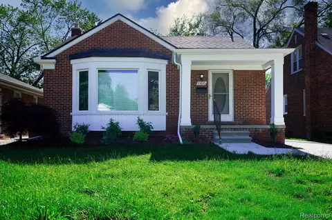 23610 Morton St, Oak Park, MI 48237