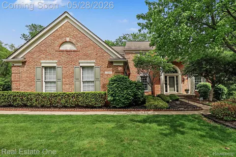 7355 Oakstone Dr, Independence, MI 48348