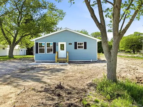 2971 Beach Rd, Port Huron, MI 48060