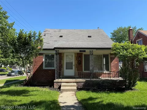 17811 Lincoln Dr, Roseville, MI 48066