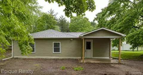5649 Lapeer Rd, Kimball, MI 48074