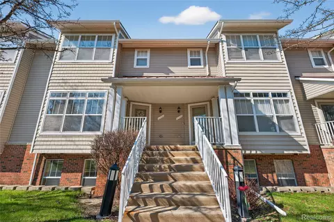 11693 Squiers Blvd, Utica, MI 48315