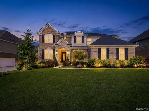24503 Scenic Dr, Lyon, MI 48178