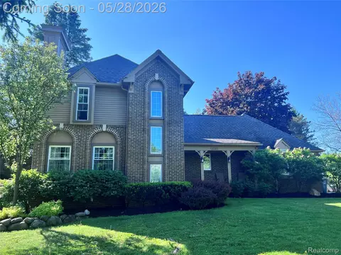 6182 Ledwin Dr, Troy, MI 48098