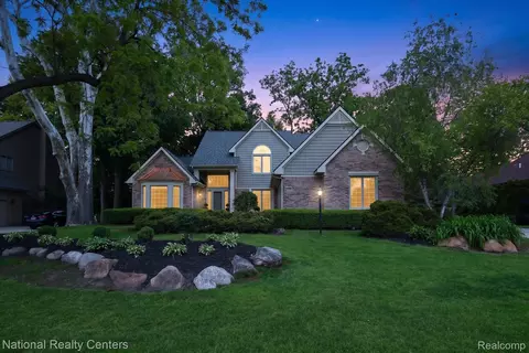54366 Royal Troon Dr, Lyon, MI 48178