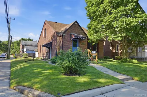 22401 Cobb St, Dearborn, MI 48128