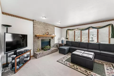 Living - 6476 Stonebrook Ln, Flint, MI 48433 photo 5 of 7