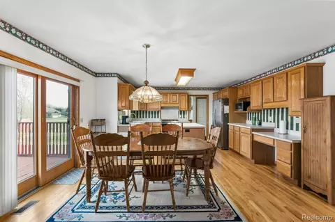 Dining - 6476 Stonebrook Ln, Flint, MI 48433 photo 2 of 3