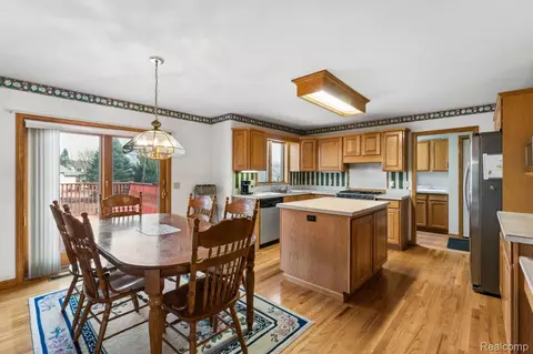 Dining - 6476 Stonebrook Ln, Flint, MI 48433 photo 3 of 3
